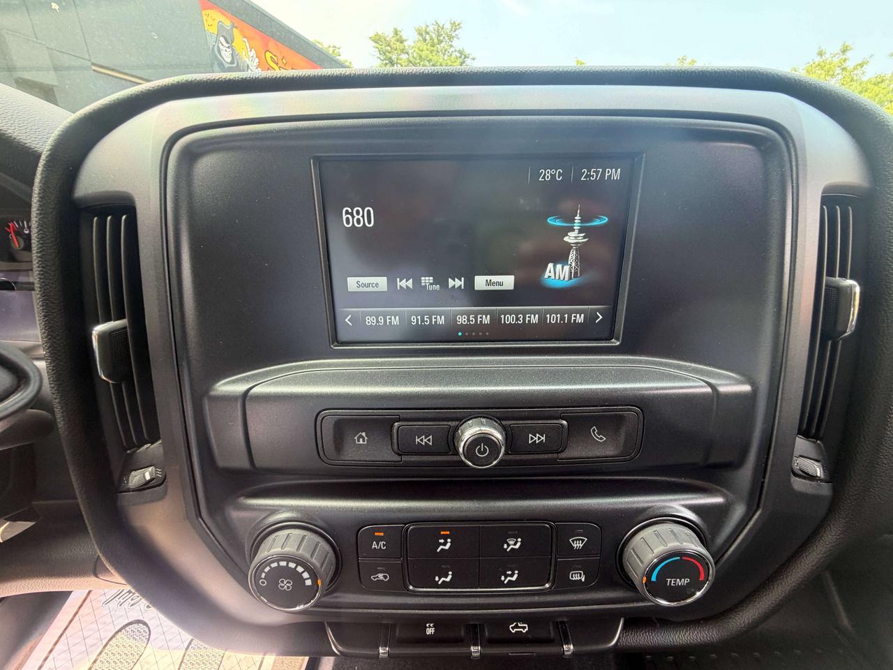 2018 Chevrolet Silverado 1500 SOLD 4WD Crew Cab 143.5  Work Truck 130801 KMS !!! Photo