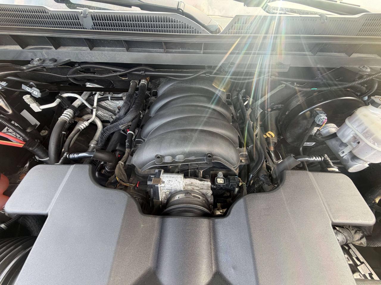 2018 Chevrolet Silverado 1500 SOLD 4WD Crew Cab 143.5  Work Truck 130801 KMS !!! Photo