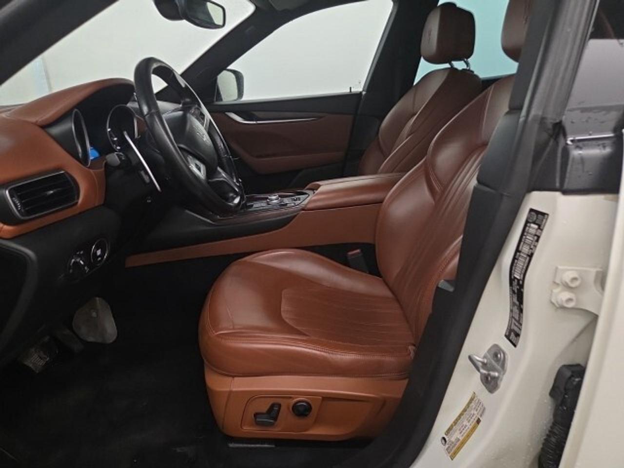 2017 Maserati Levante 3.0L   PANOROOF   B.CAM   MMRYSEAT   NOACCIDENT Photo