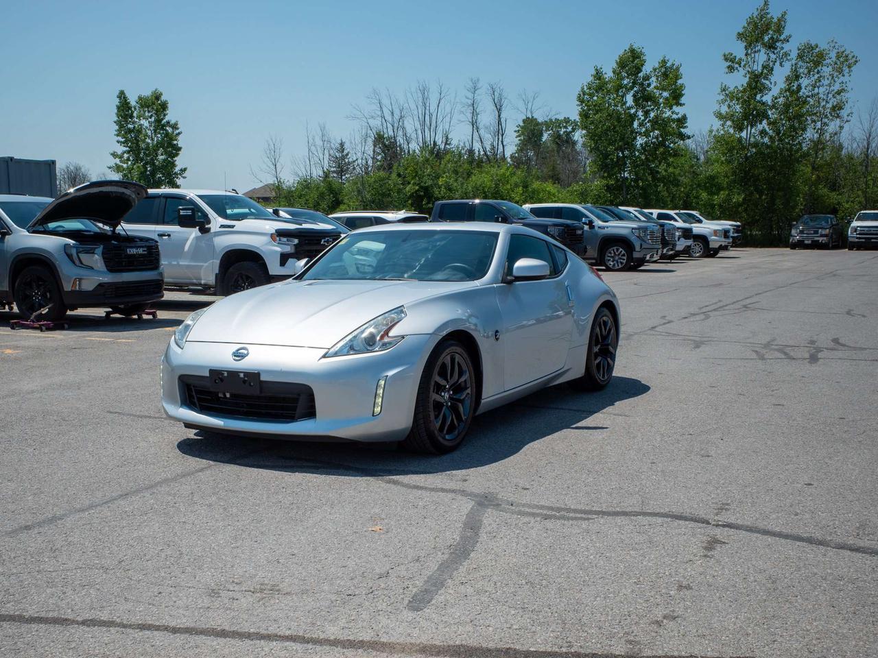 2017 Nissan 370Z - Aluminum Wheels   CD Player Photo