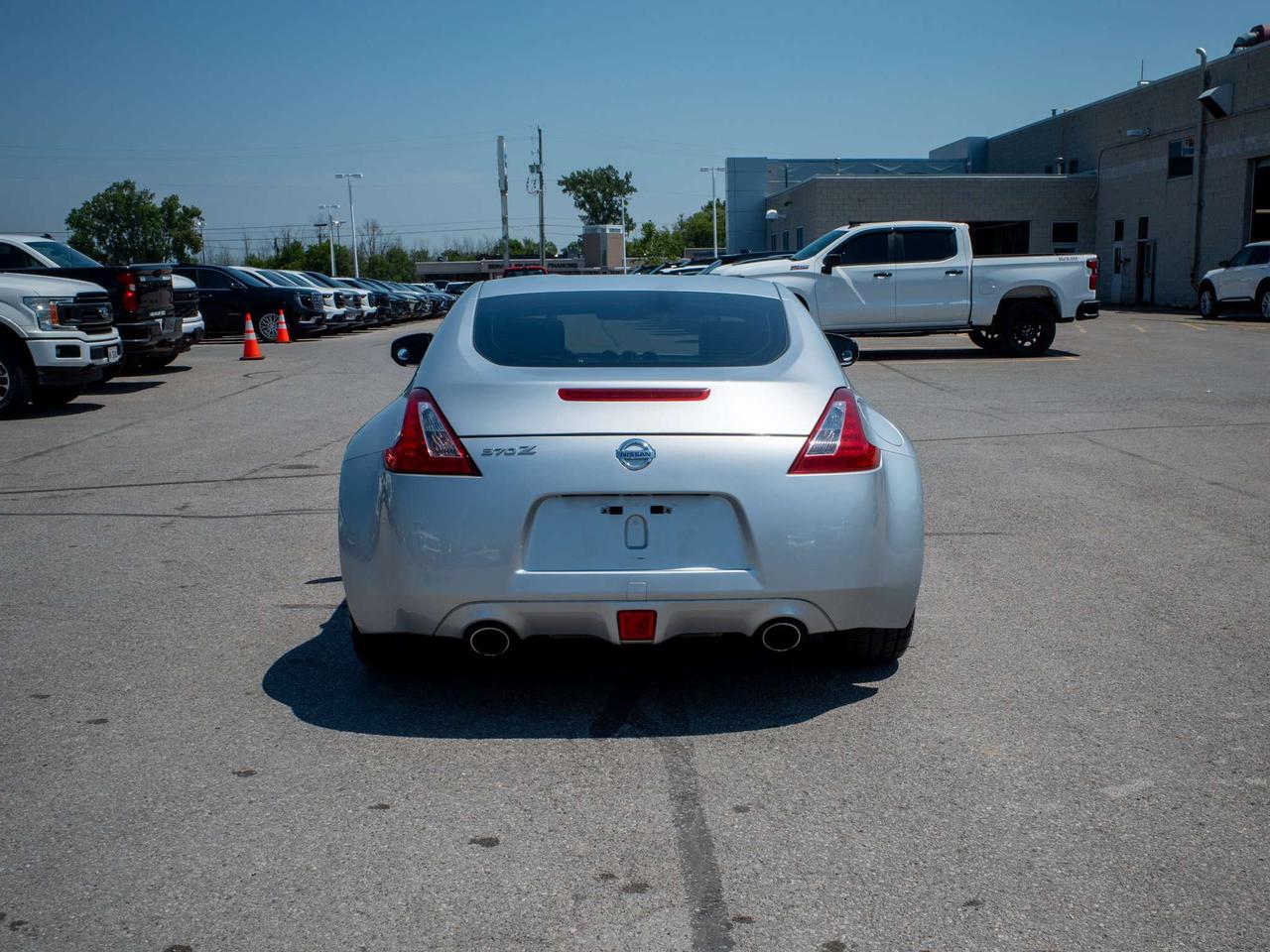 2017 Nissan 370Z - Aluminum Wheels   CD Player Photo