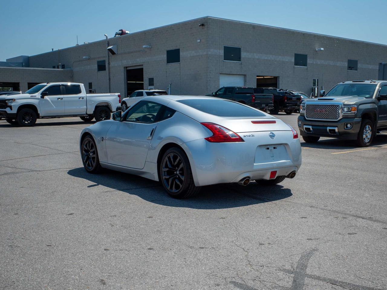 2017 Nissan 370Z - Aluminum Wheels   CD Player Photo