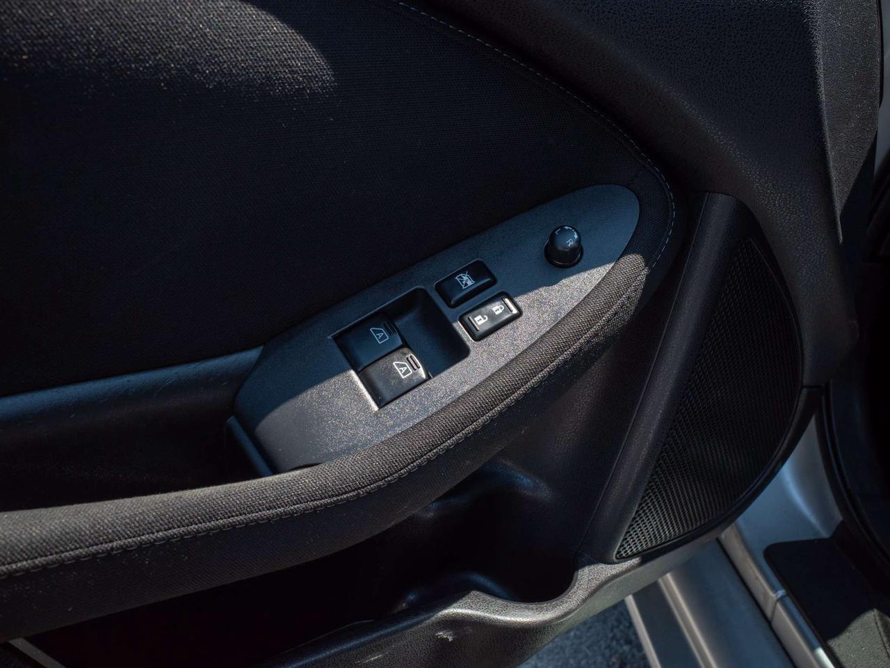 2017 Nissan 370Z - Aluminum Wheels   CD Player Photo