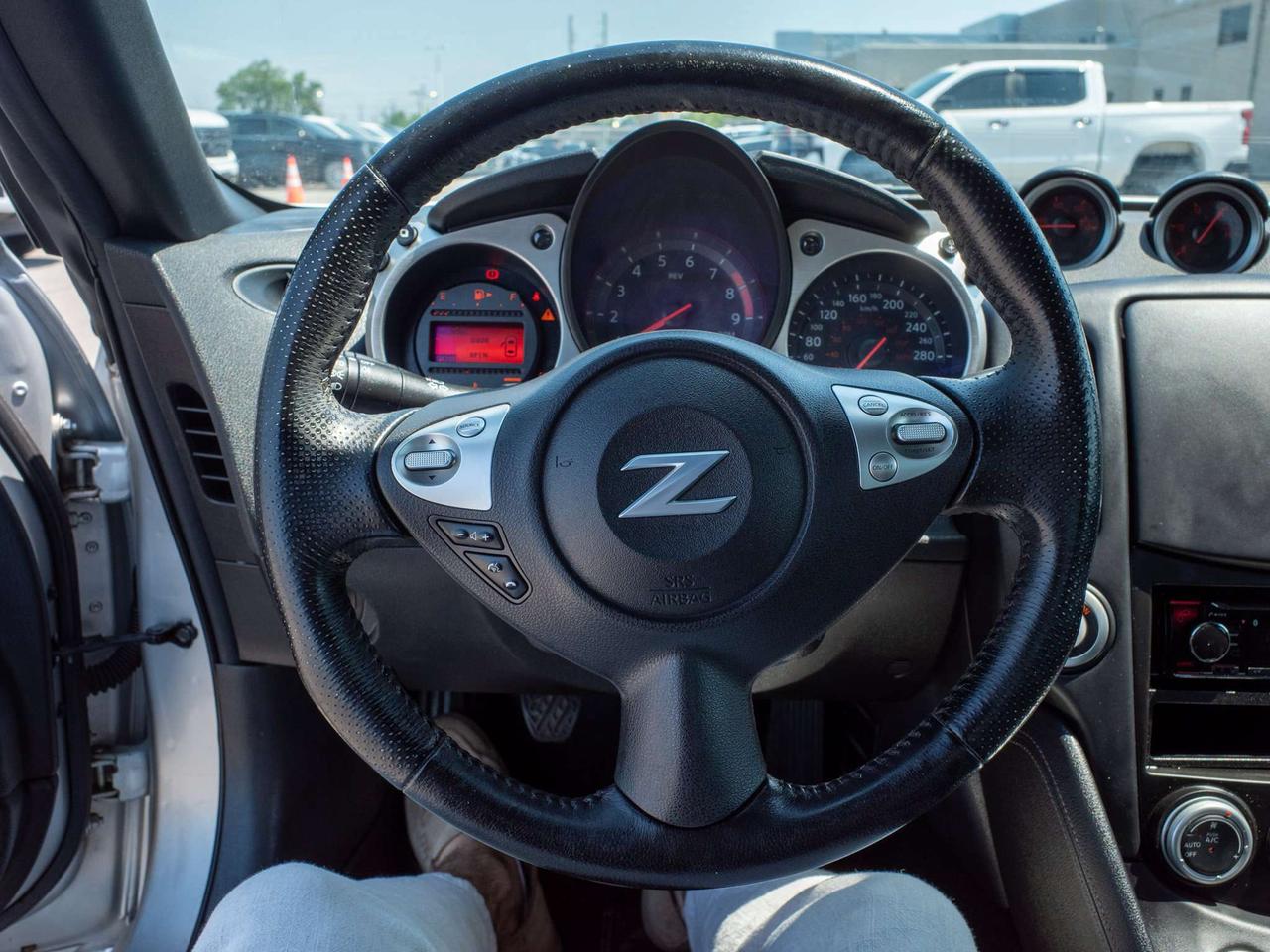 2017 Nissan 370Z - Aluminum Wheels   CD Player Photo