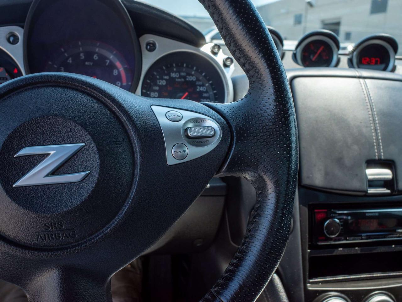 2017 Nissan 370Z - Aluminum Wheels   CD Player Photo