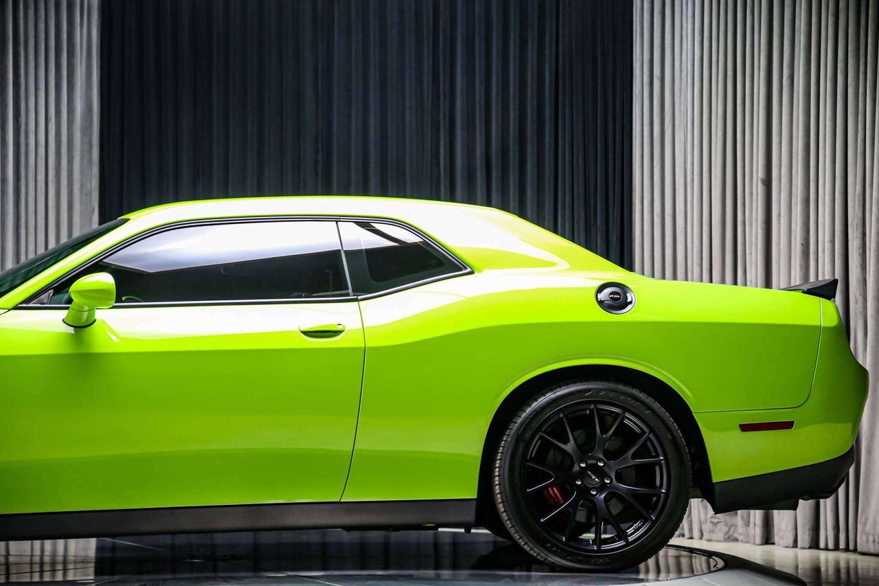 2015 Dodge Challenger SRT HELLCAT MANUAL 707HP NOACCIDENT LOWKM SERVREC Photo
