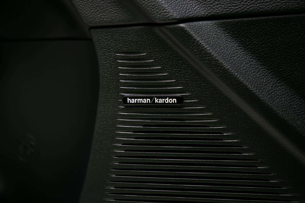 2015 Dodge Challenger SRT HELLCAT MANUAL 707HP NOACCIDENT LOWKM SERVREC Photo