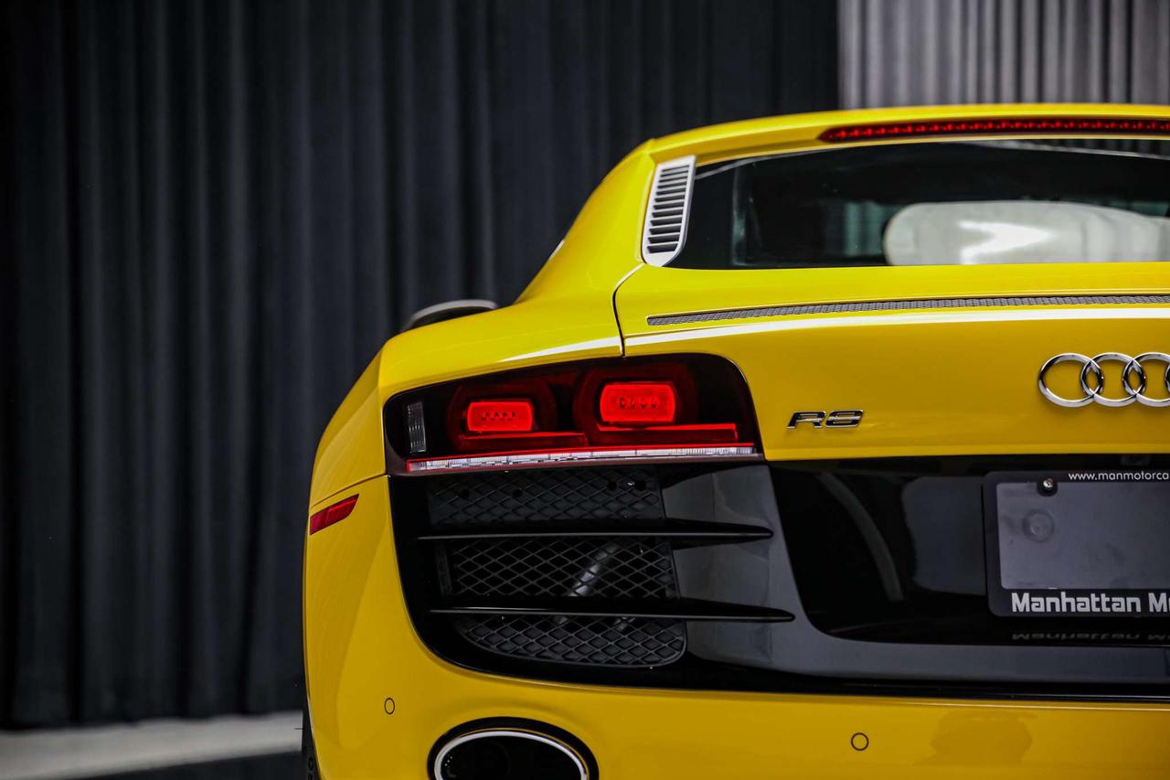2011 Audi R8 V10 5.2L MANUAL GATED6SPEED RARE NOACCIDENT SERVCD Photo