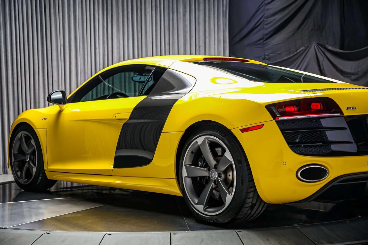 2011 Audi R8 V10 5.2L MANUAL GATED6SPEED RARE NOACCIDENT SERVCD Photo