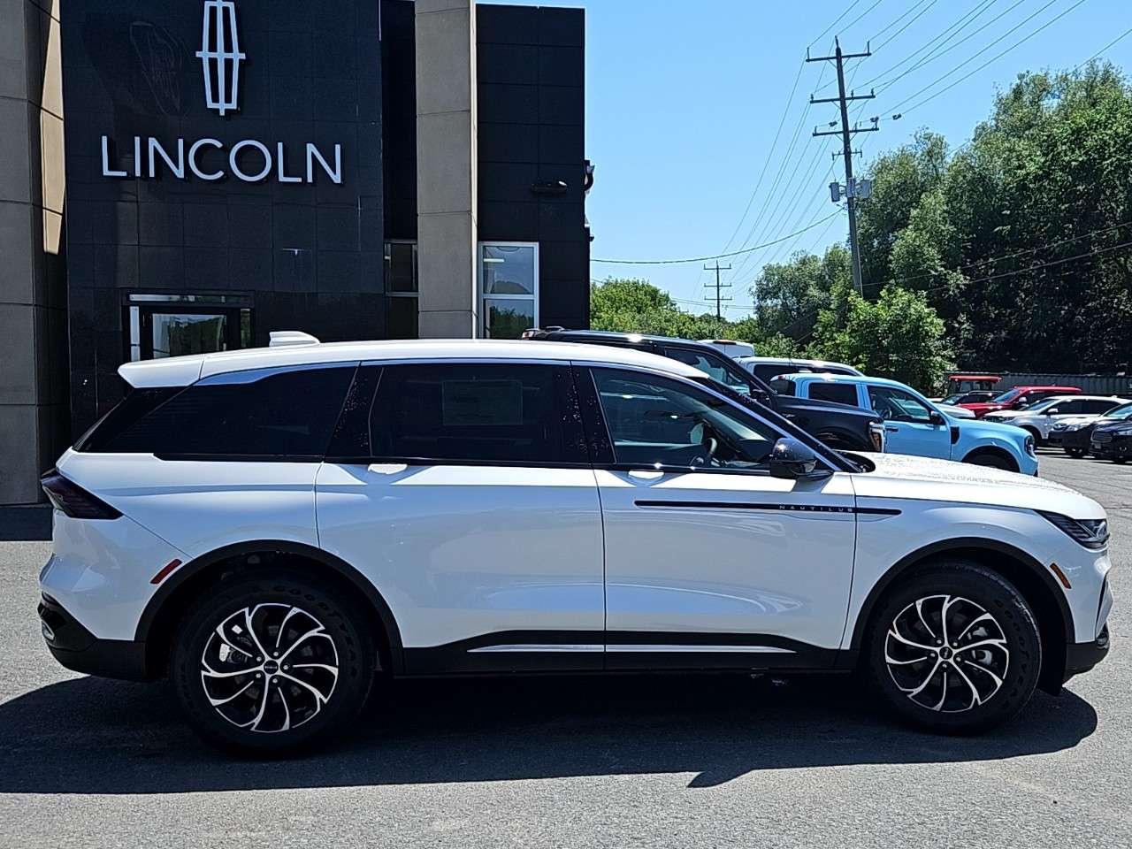 2026 Lincoln Nautilus Premiere Photo