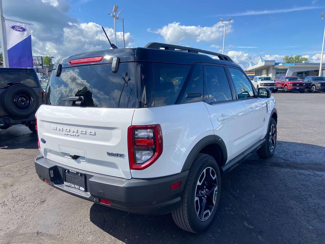 2022 Ford Bronco Sport OUTERBANKS 4X4 1.5 COPILOT360 ADPTV CRUISE LOW KMS Photo