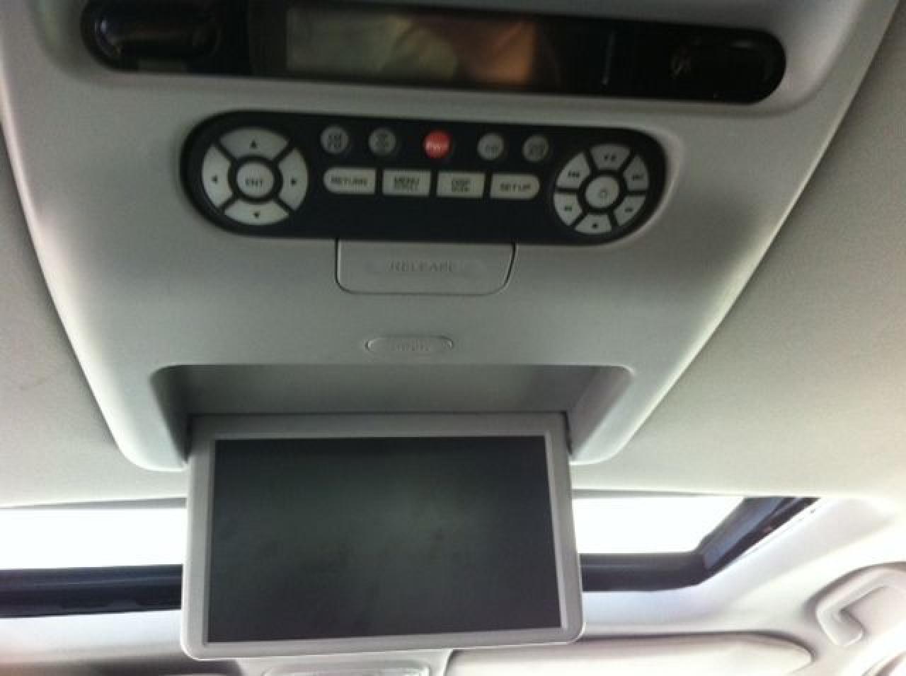 2010 Honda Pilot Touring - Photo #17