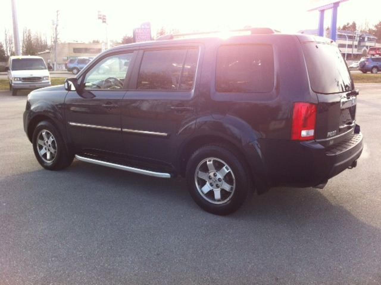 2010 Honda Pilot Touring - Photo #24