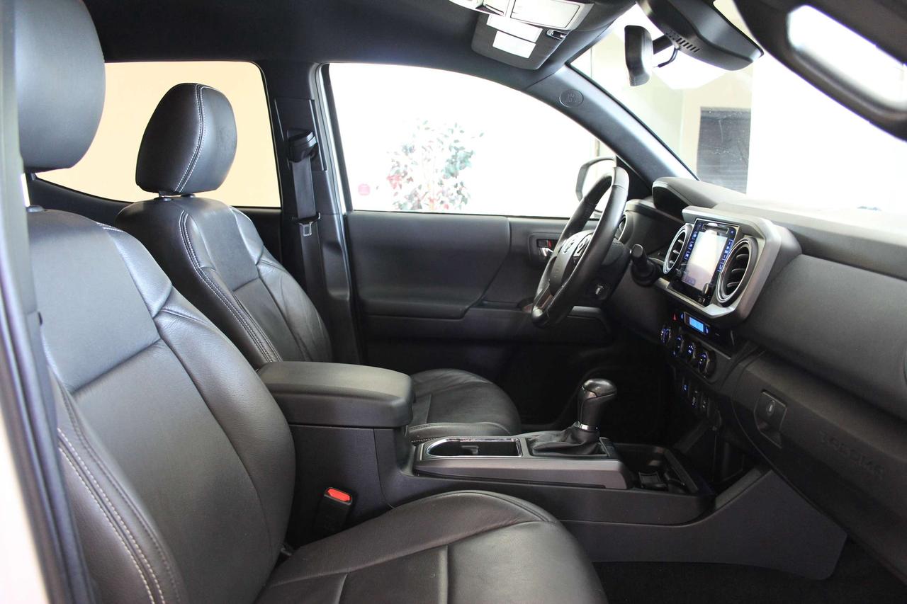 2018 Toyota Tacoma 4x4 Double Cab SR5 TRD Sport PKG Photo5