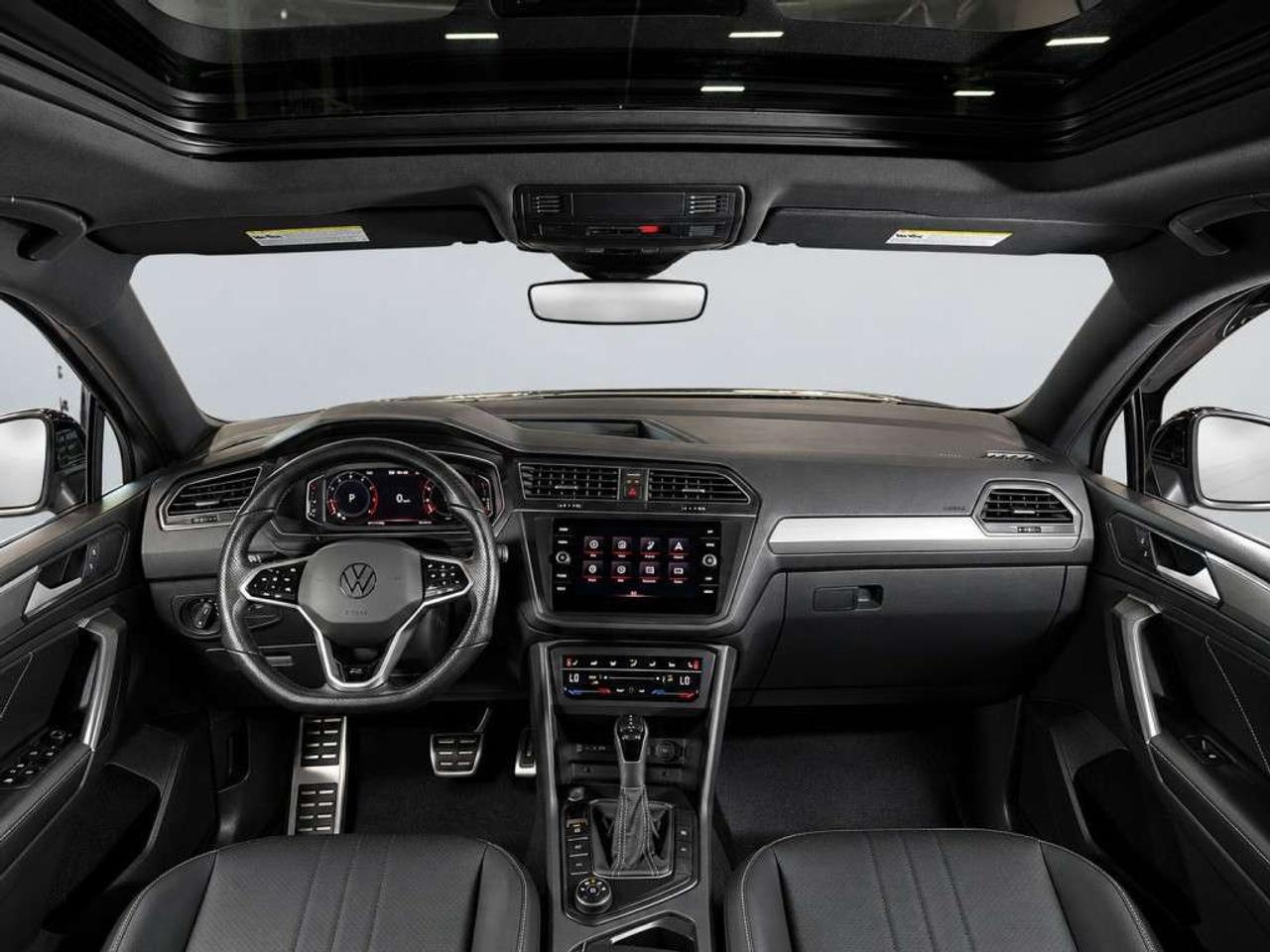 2022 Volkswagen Tiguan Comfortline R-Line Black Edition 4MOTION   Leather  Panoramic Sunroof   Remote Start   Blind Spot Assist   Lane Keep Assi Photo