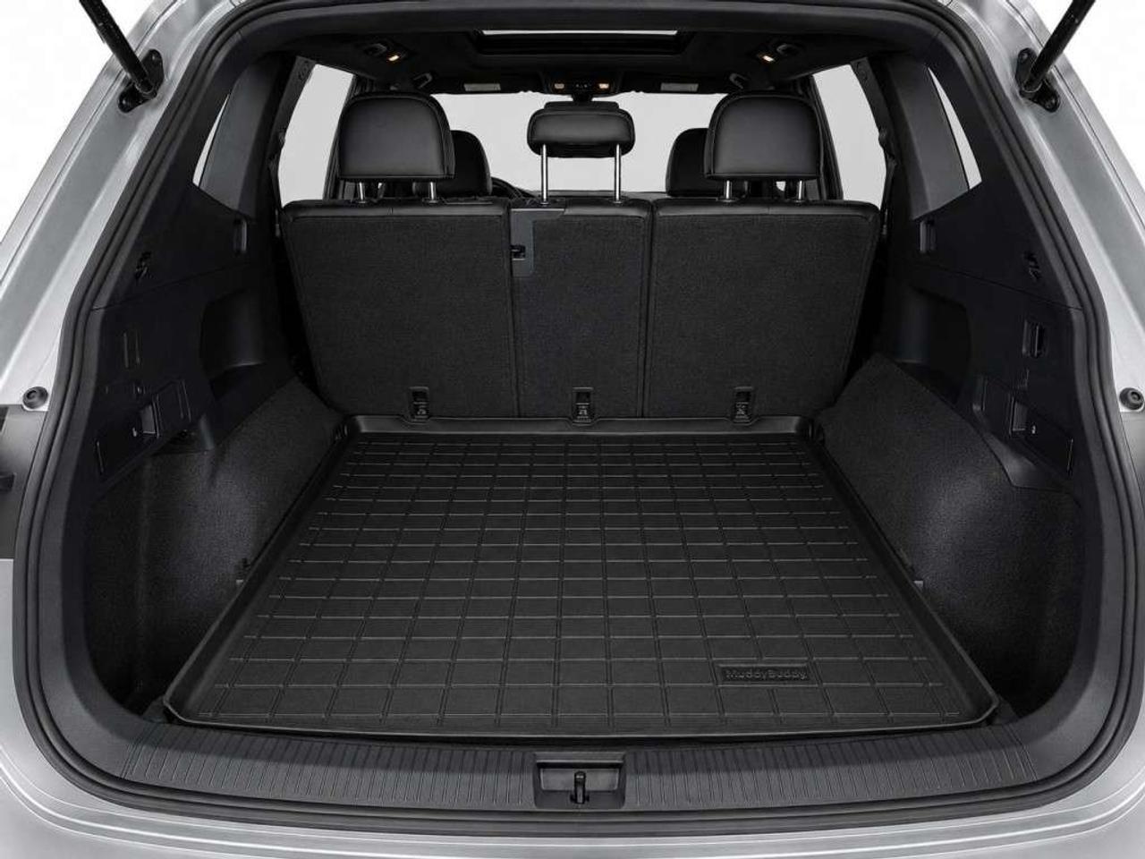 2022 Volkswagen Tiguan Comfortline R-Line Black Edition 4MOTION   Leather  Panoramic Sunroof   Remote Start   Blind Spot Assist   Lane Keep Assi Photo