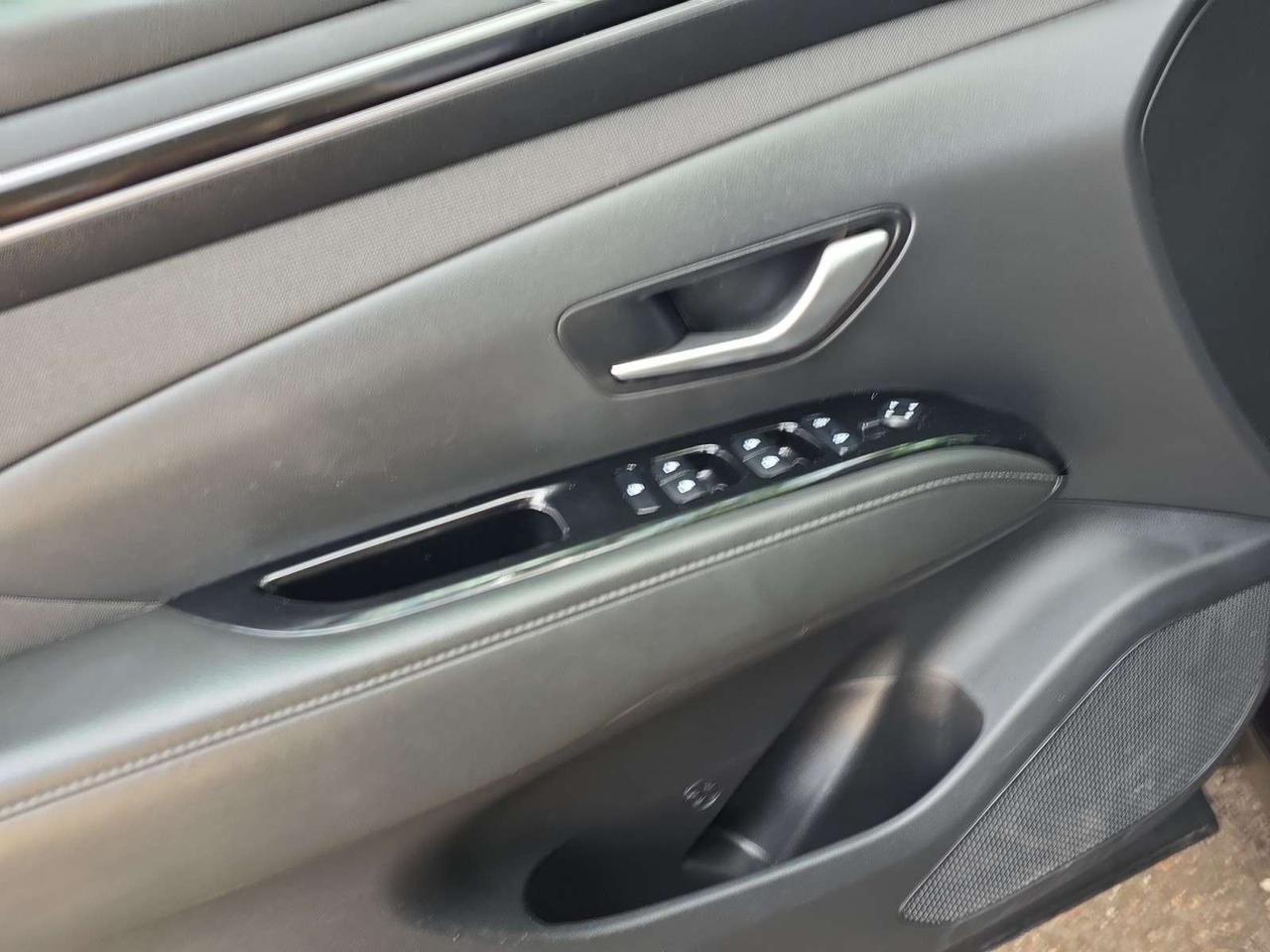 2024 Hyundai Tucson Trend AWD * 1 OWNER / CARPLAY / PANO / DRIVER ASSIST / LED LIGHTS Photo