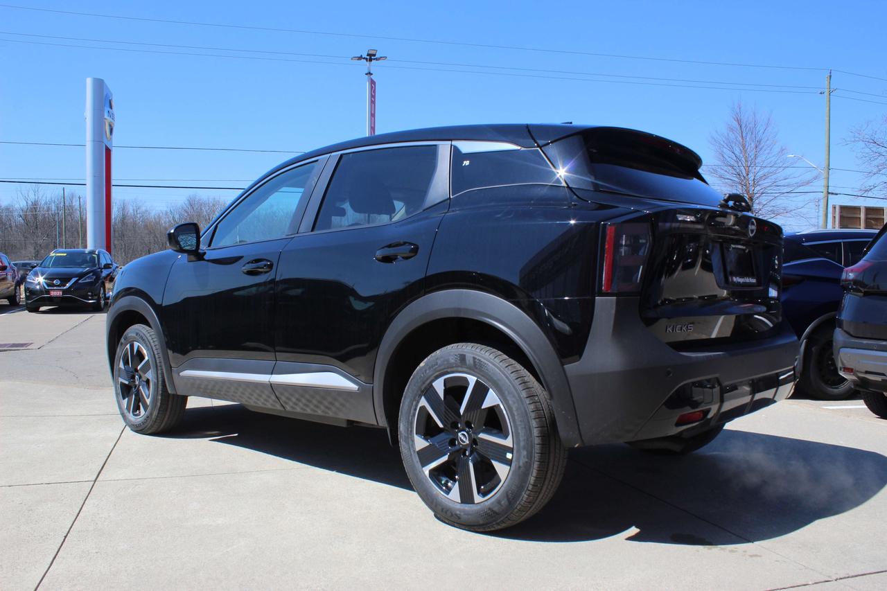 2025 Nissan Kicks SV AWD Photo