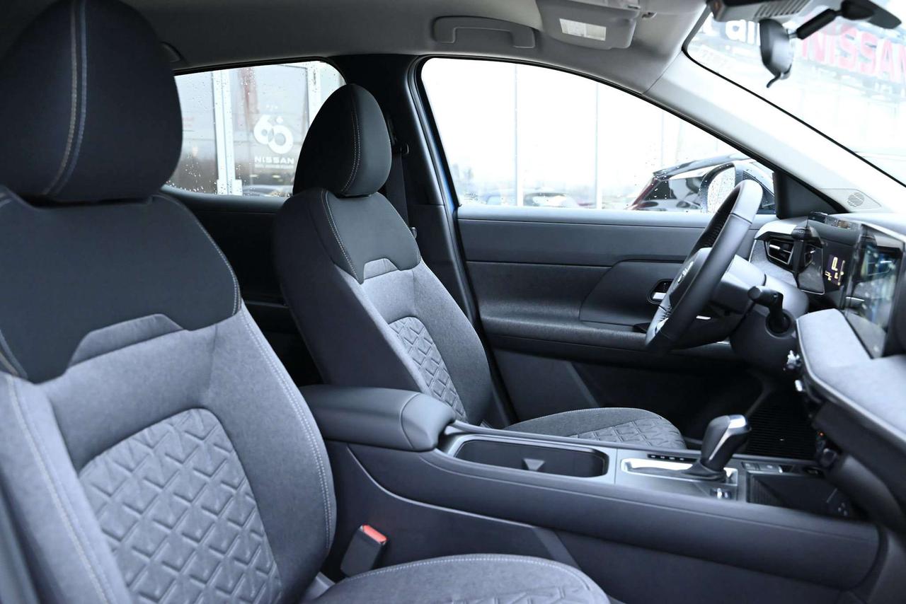 2025 Nissan Kicks SV AWD Photo