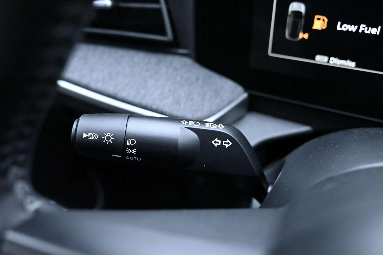 2025 Nissan Kicks SV AWD Photo