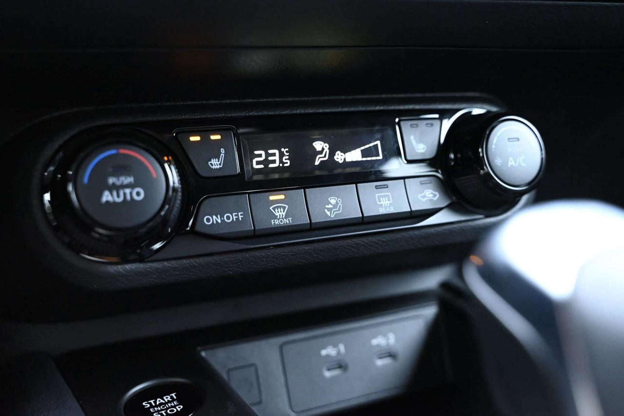 2025 Nissan Kicks SV AWD Photo
