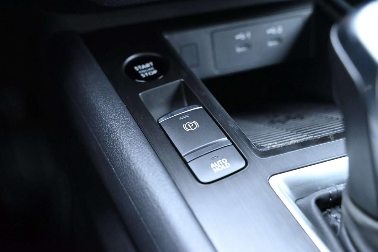 2025 Nissan Kicks SV AWD Photo