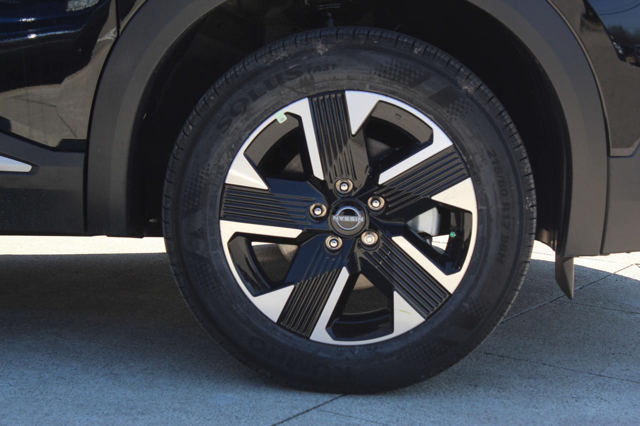 2025 Nissan Kicks SV AWD Photo