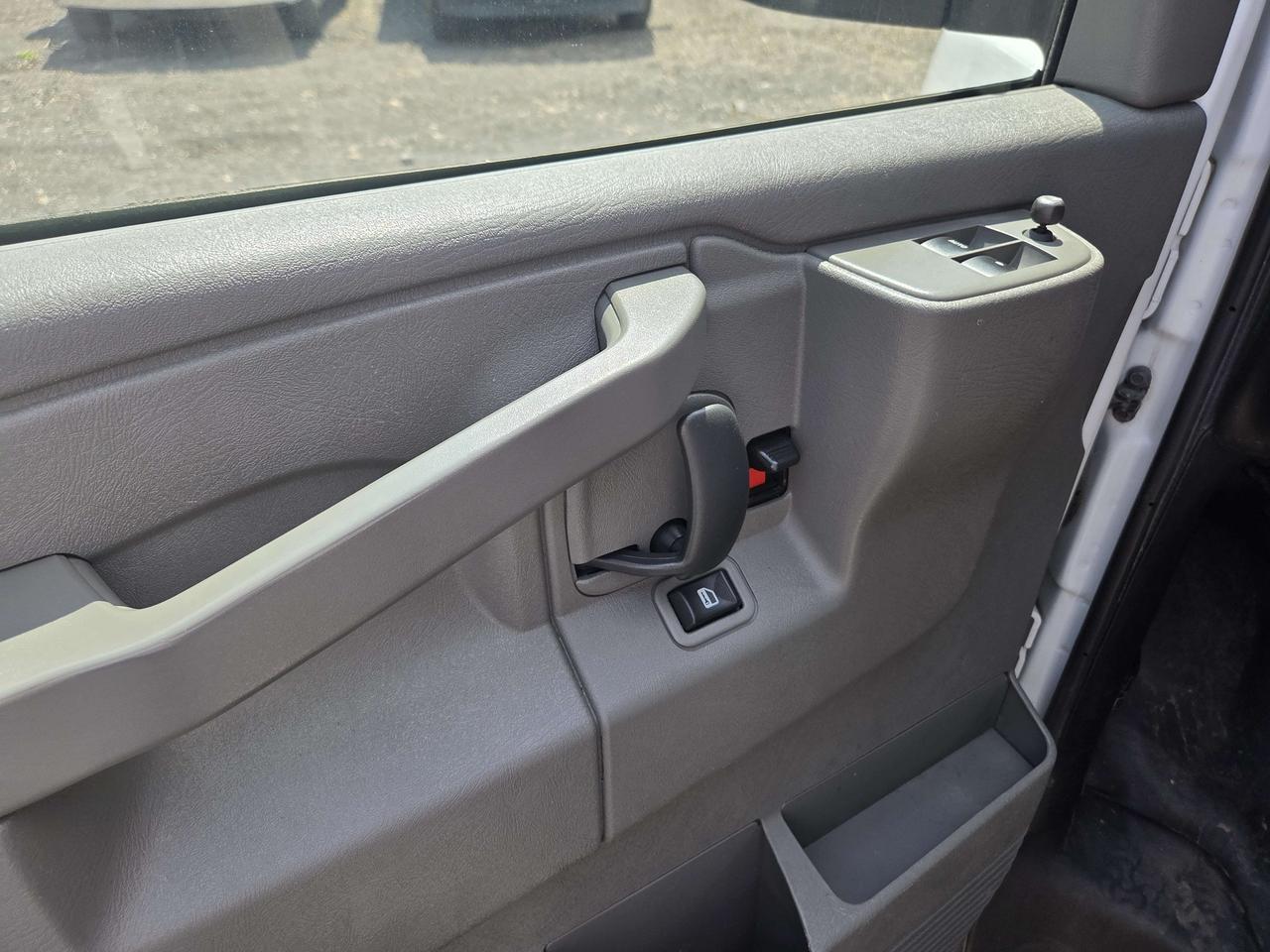 2021 Chevrolet Express 2500 G2500 - V6 - Shelves & Roof Rack - CV-259412 - -None Photo