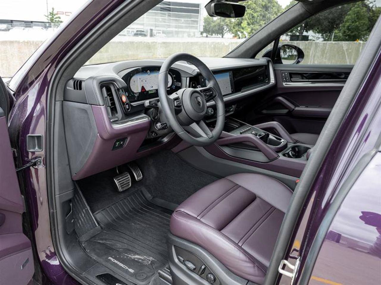 2025 Porsche Cayenne Turbo E-Hybrid AWD Existing Warranty Valid Until D Photo