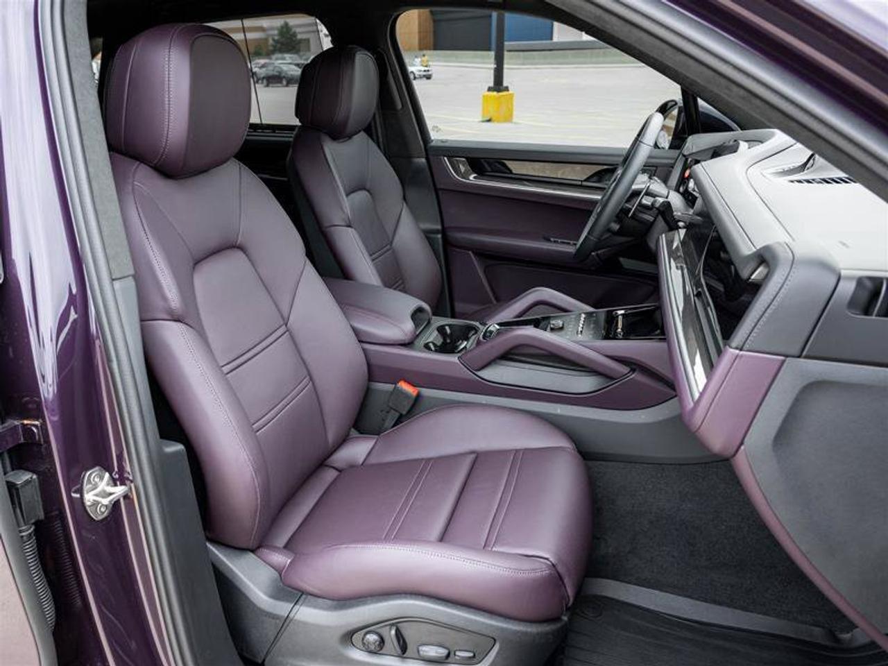 2025 Porsche Cayenne Turbo E-Hybrid AWD Existing Warranty Valid Until D Photo