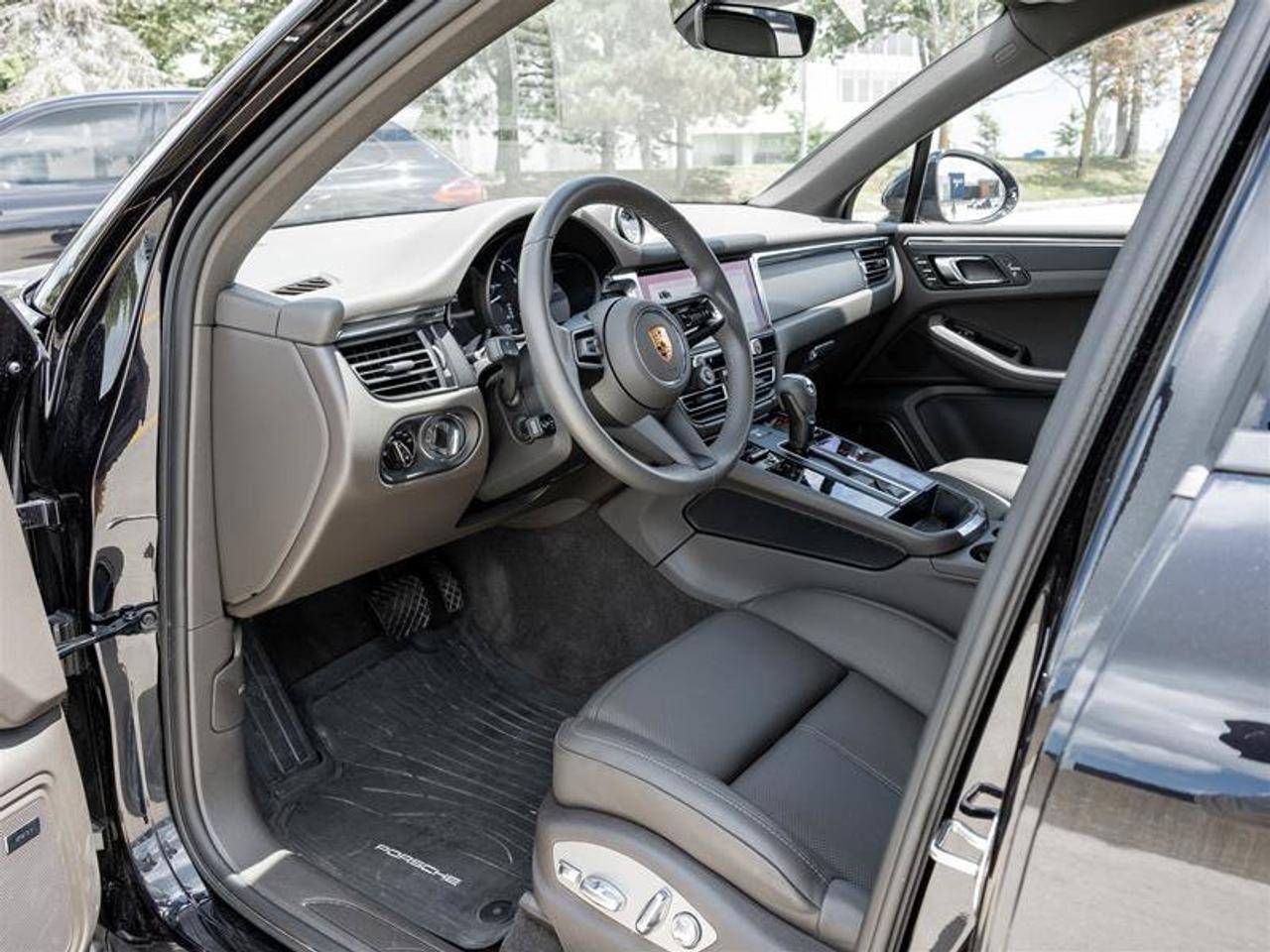 2025 Porsche Macan AWD Premium Pkg Plus Sport Chrono Pkg 20 Macan S W Photo
