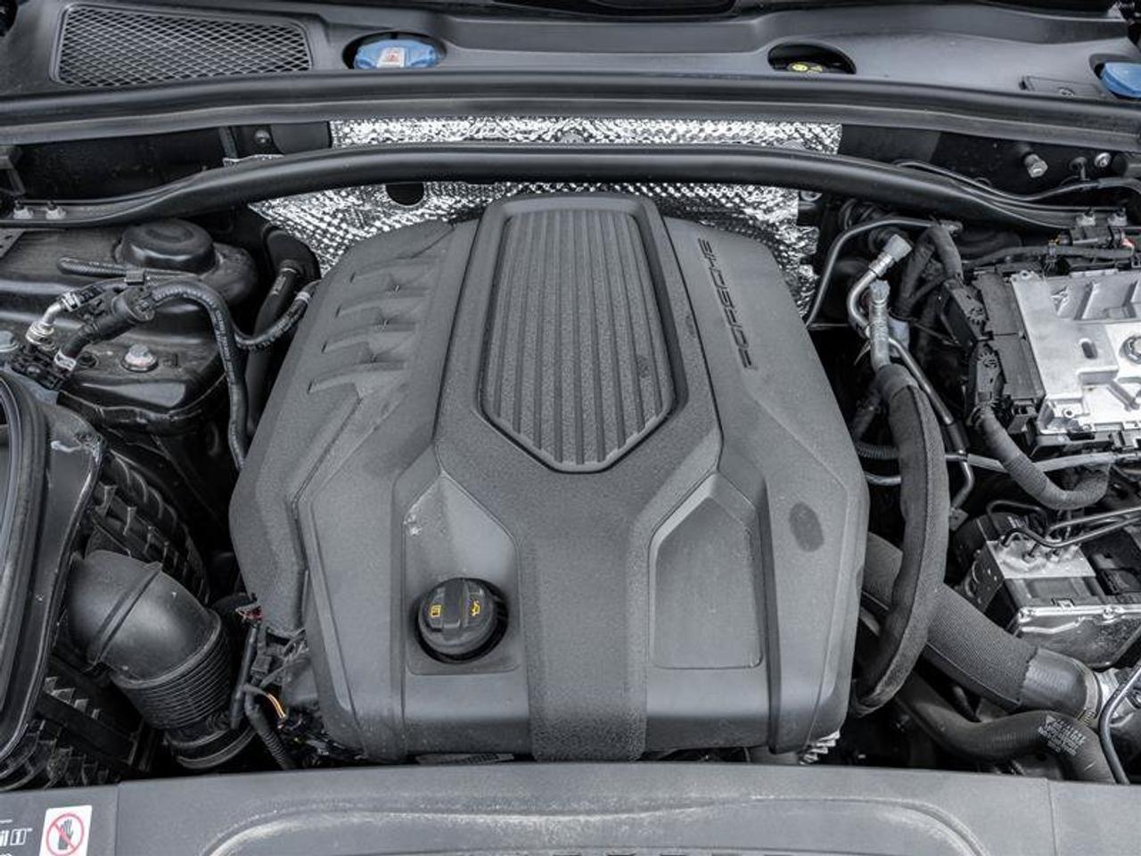 2025 Porsche Macan AWD Premium Pkg Plus Sport Chrono Pkg 20 Macan S W Photo