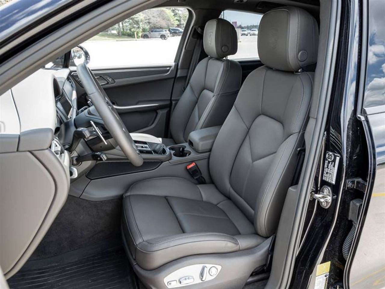 2025 Porsche Macan AWD Premium Pkg Plus Sport Chrono Pkg 20 Macan S W Photo