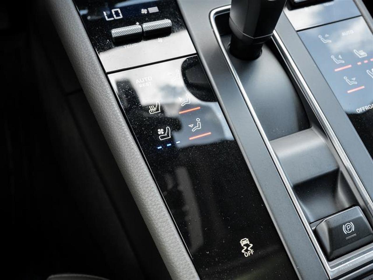 2025 Porsche Macan AWD Premium Pkg Plus Sport Chrono Pkg 20 Macan S W Photo