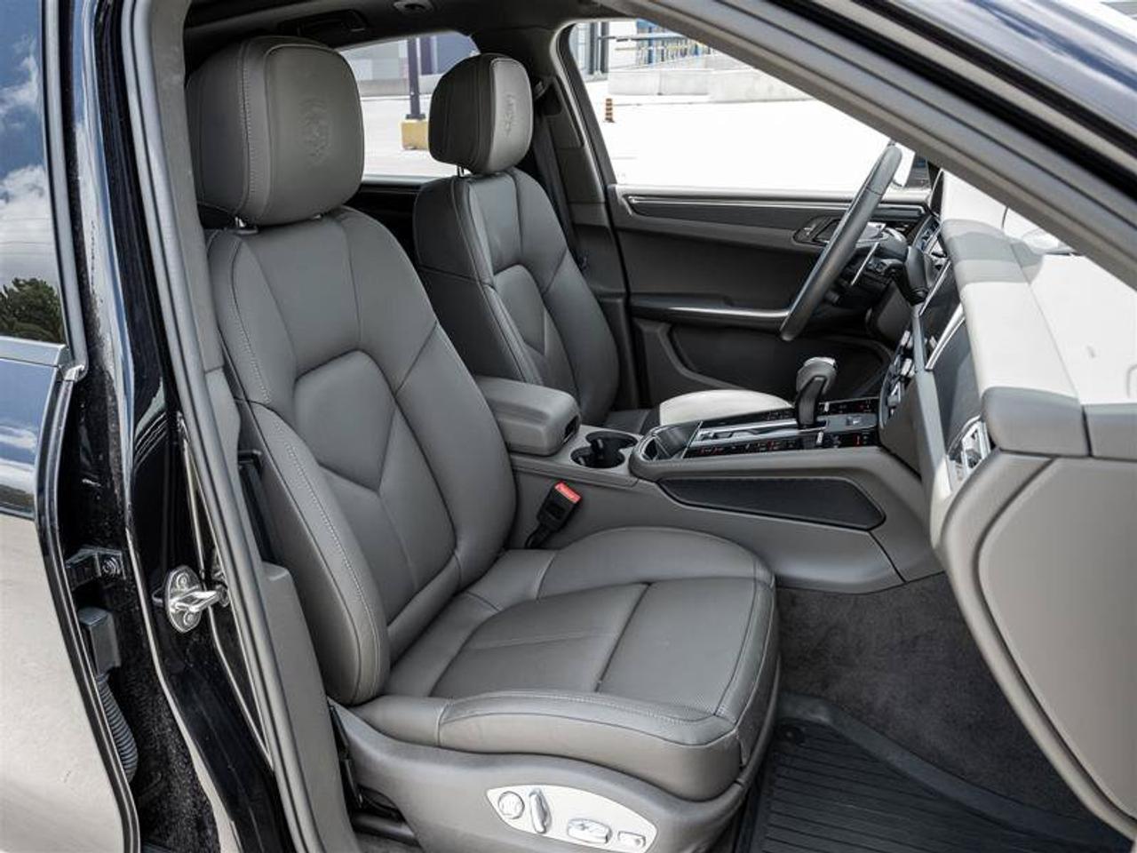 2025 Porsche Macan AWD Premium Pkg Plus Sport Chrono Pkg 20 Macan S W Photo