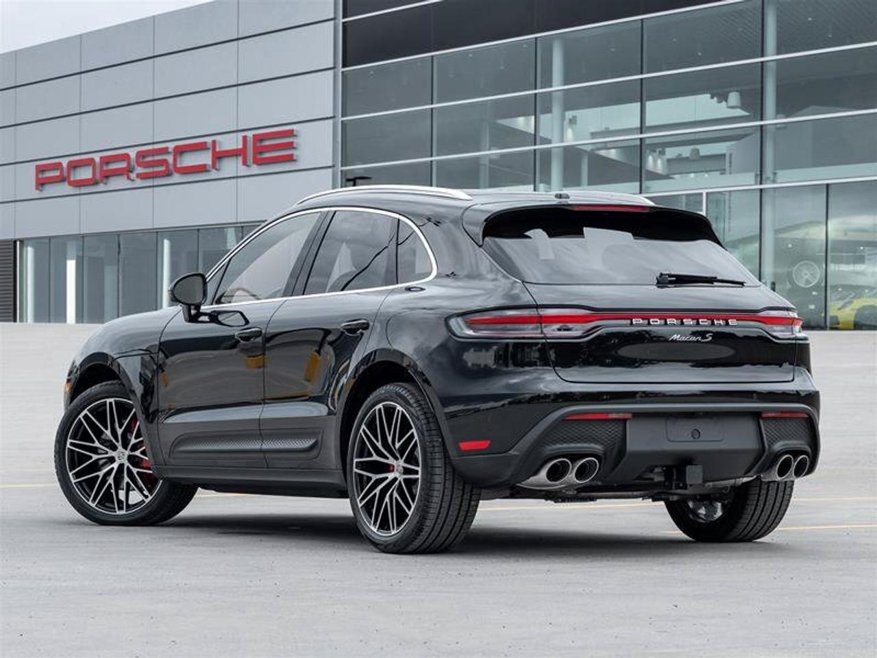 2026 Porsche Macan S AWD Premium Pkg Plus 21 RS Spyder Design Wheels Photo
