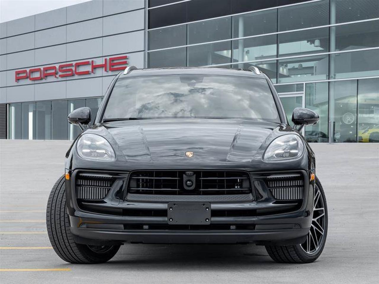 2026 Porsche Macan S AWD Premium Pkg Plus 21 RS Spyder Design Wheels Photo