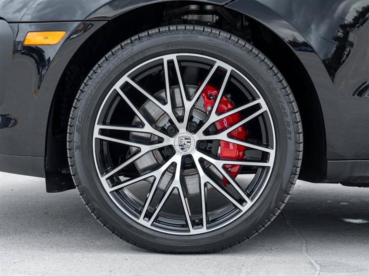 2026 Porsche Macan S AWD Premium Pkg Plus 21 RS Spyder Design Wheels Photo