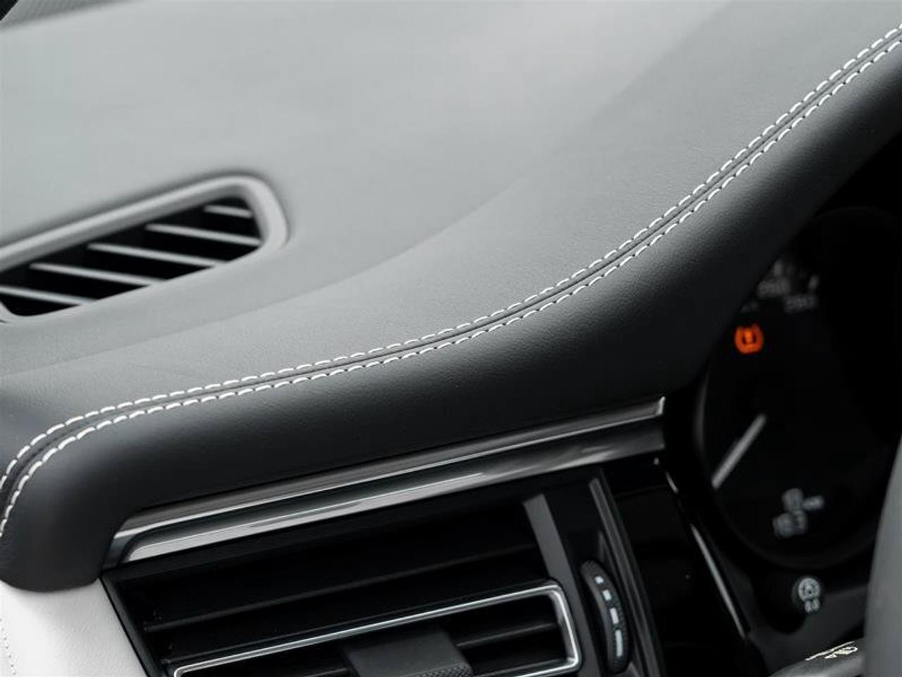 2026 Porsche Macan S AWD Premium Pkg Plus 21 RS Spyder Design Wheels Photo