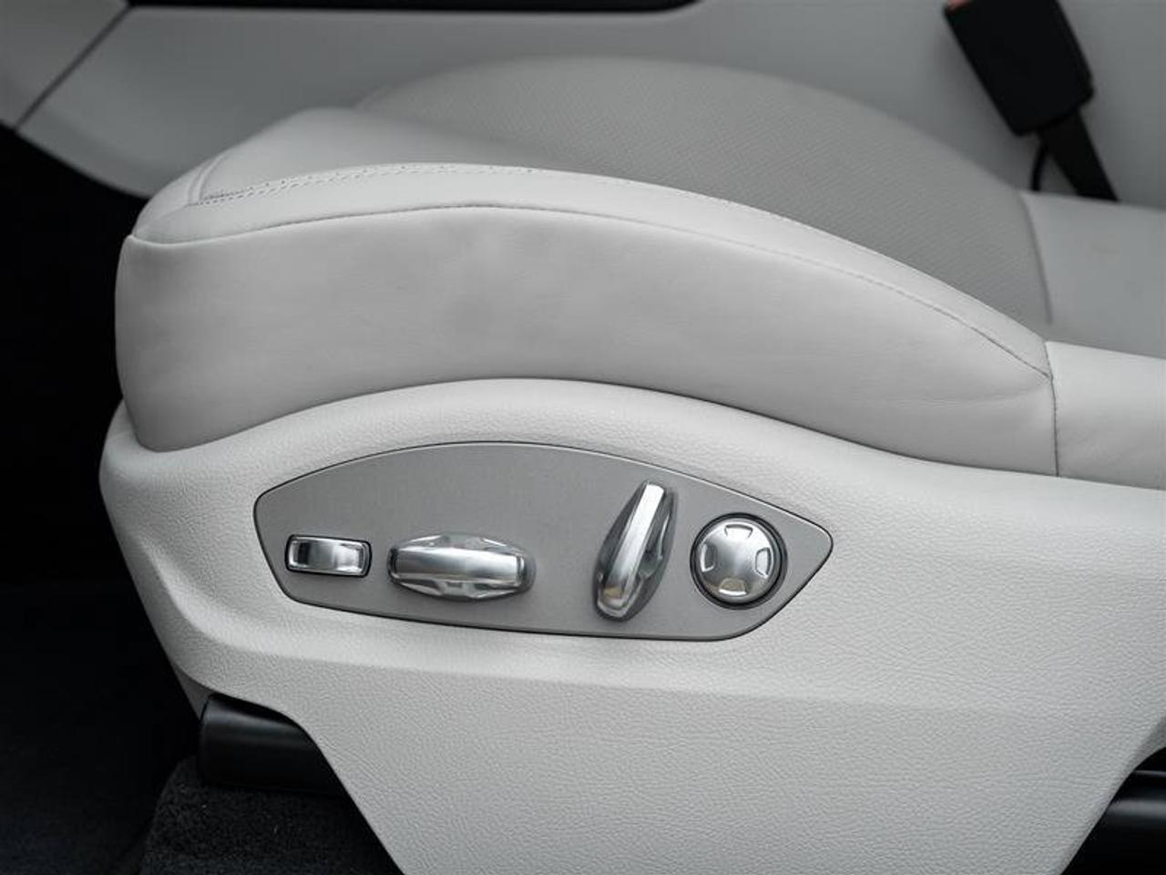 2026 Porsche Macan S AWD Premium Pkg Plus 21 RS Spyder Design Wheels Photo