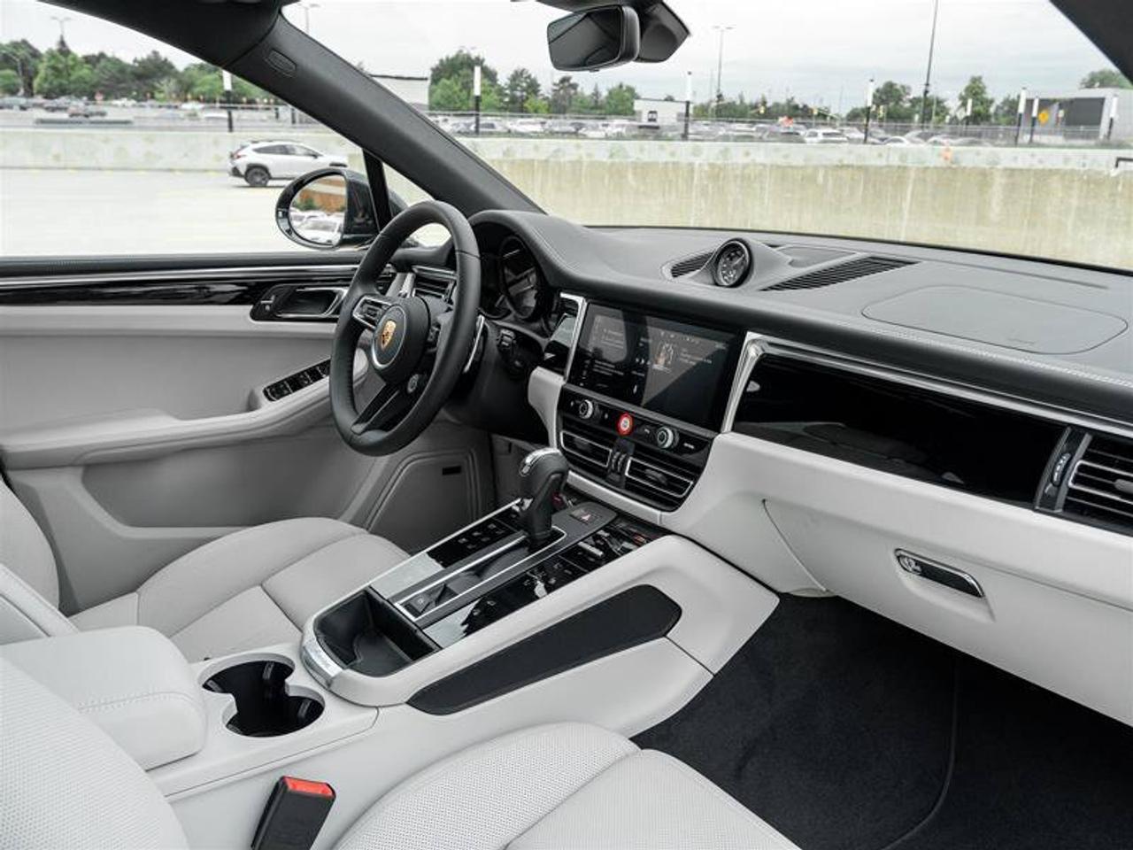 2026 Porsche Macan S AWD Premium Pkg Plus 21 RS Spyder Design Wheels Photo