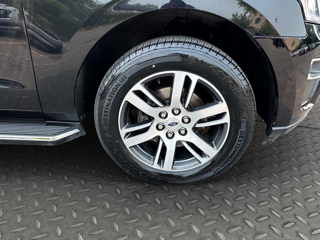 2023 Ford Expedition Limited Max | Panoramic Sunroof | Intelligent Adaptive Cruise Control with lane centering | Photo
