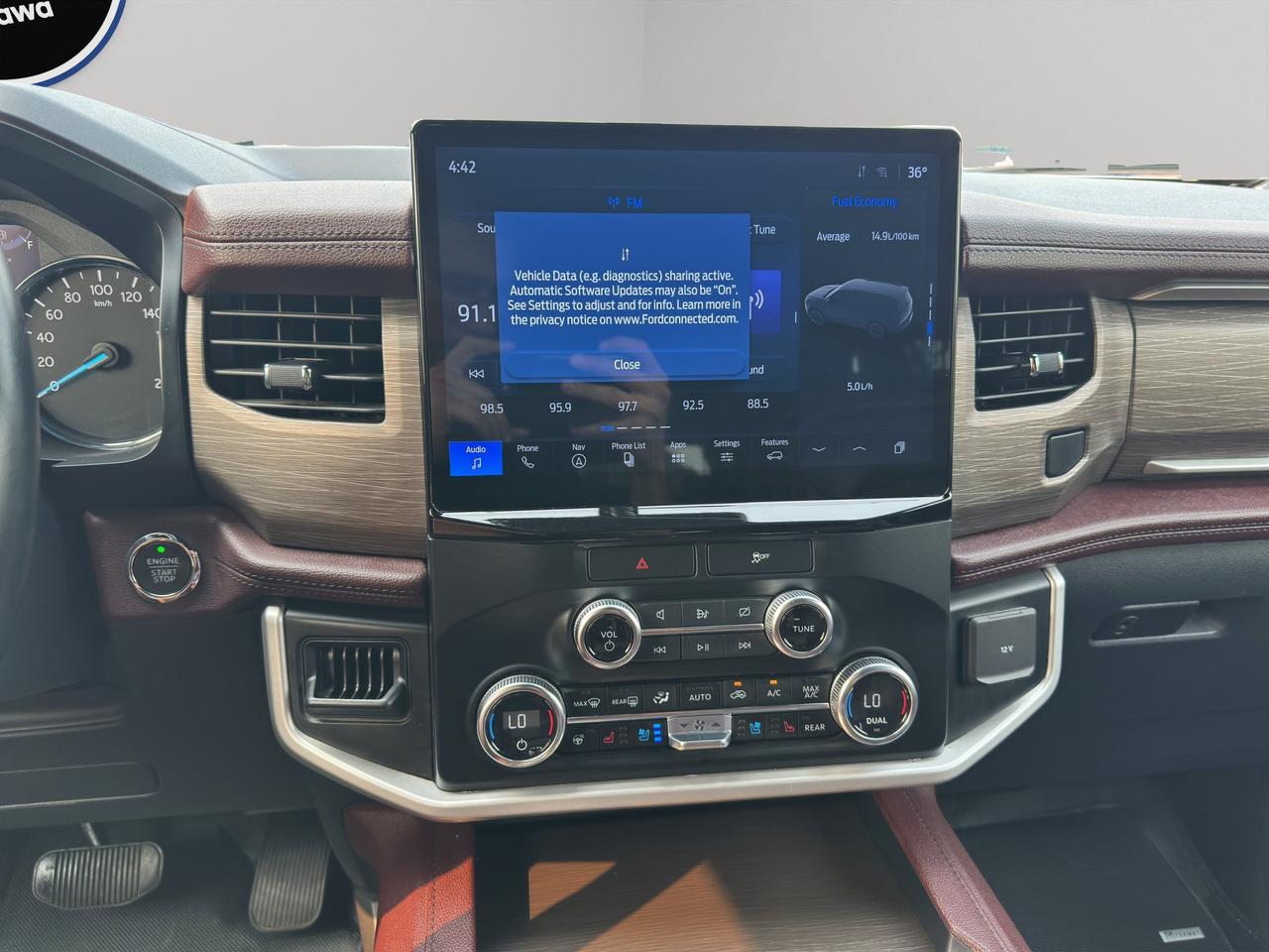 2023 Ford Expedition Limited Max | Panoramic Sunroof | Intelligent Adaptive Cruise Control with lane centering | Photo