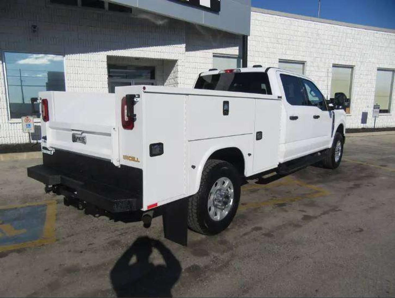 2024 Ford F-250 CREW CAB 4X4 XLT NEW SERVICE UTILITY BODY Photo2