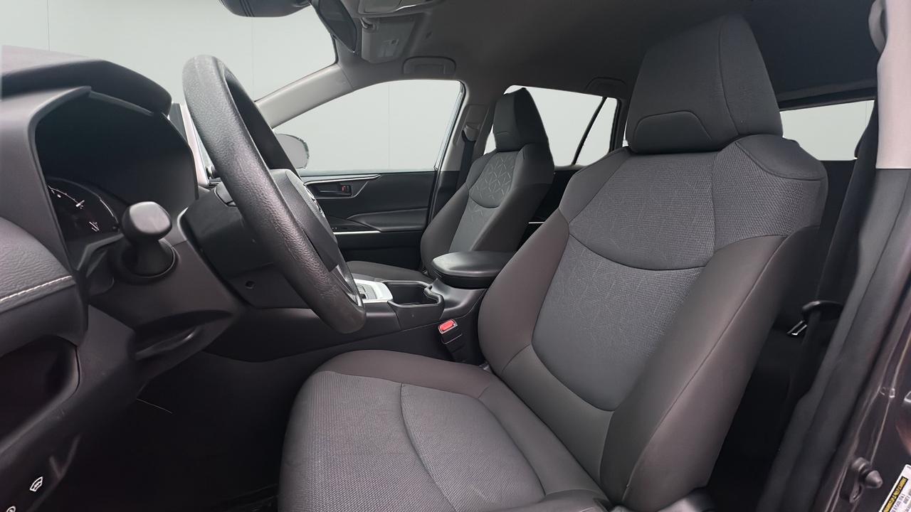 2025 Toyota RAV4 LE AWD Photo