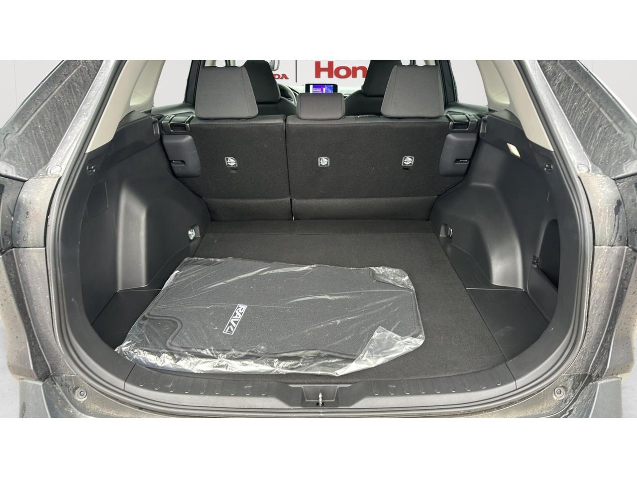 2025 Toyota RAV4 LE AWD Photo