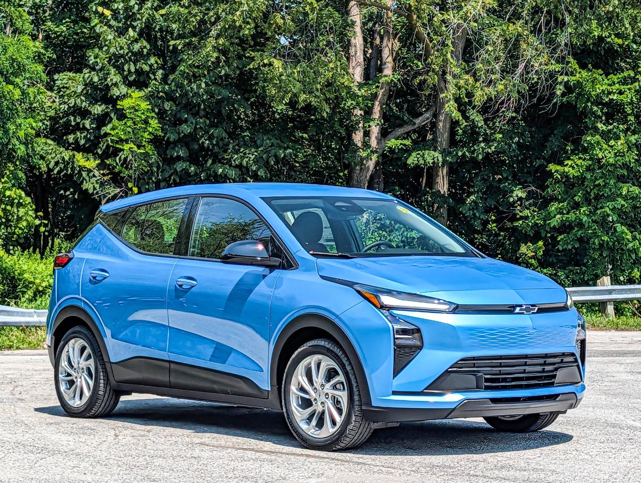 2027 Chevrolet Bolt LT Photo