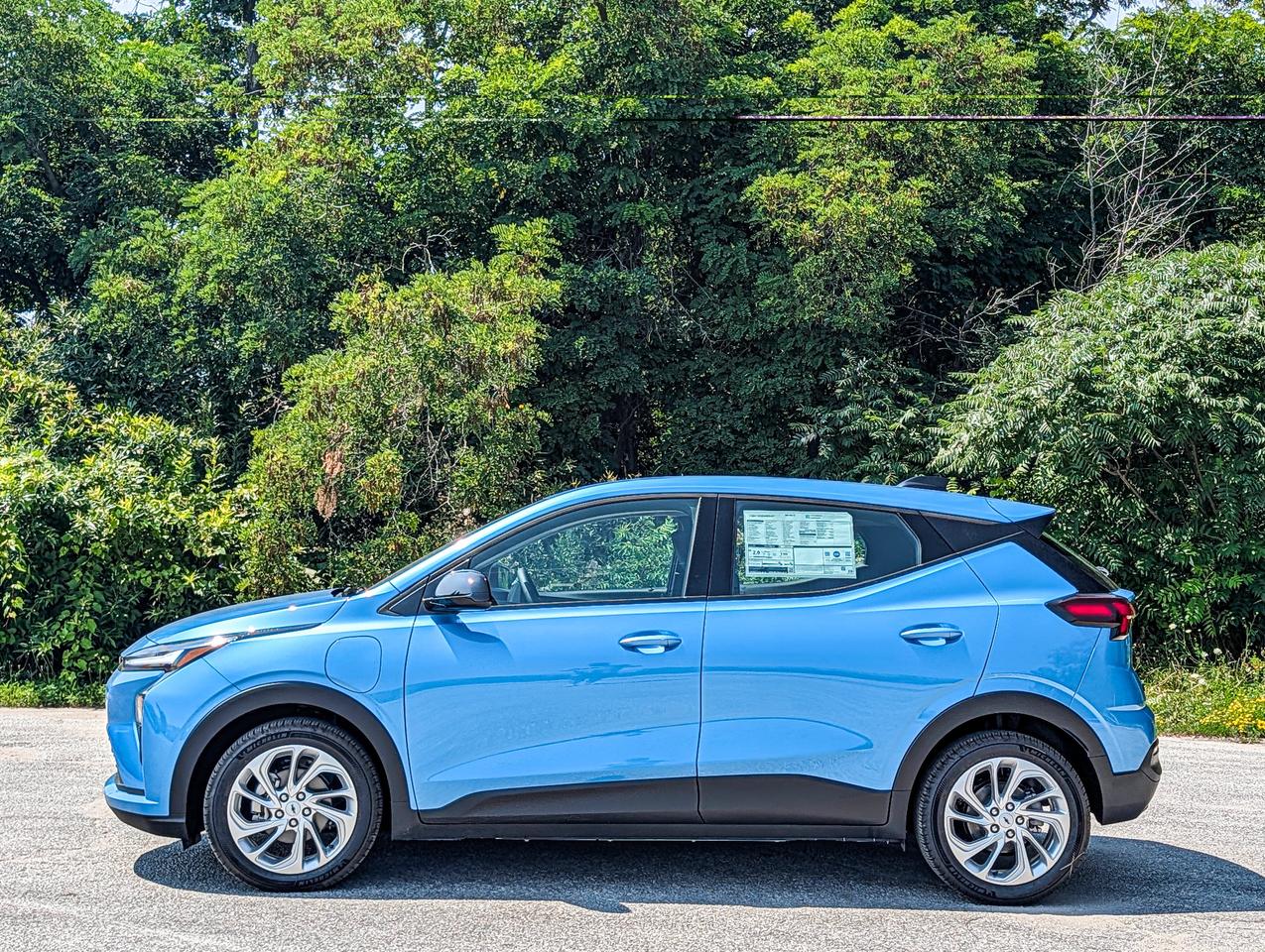 2027 Chevrolet Bolt LT Photo