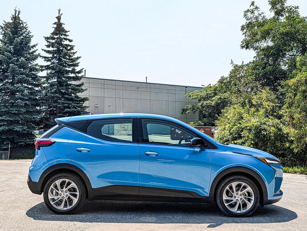 2027 Chevrolet Bolt LT Photo