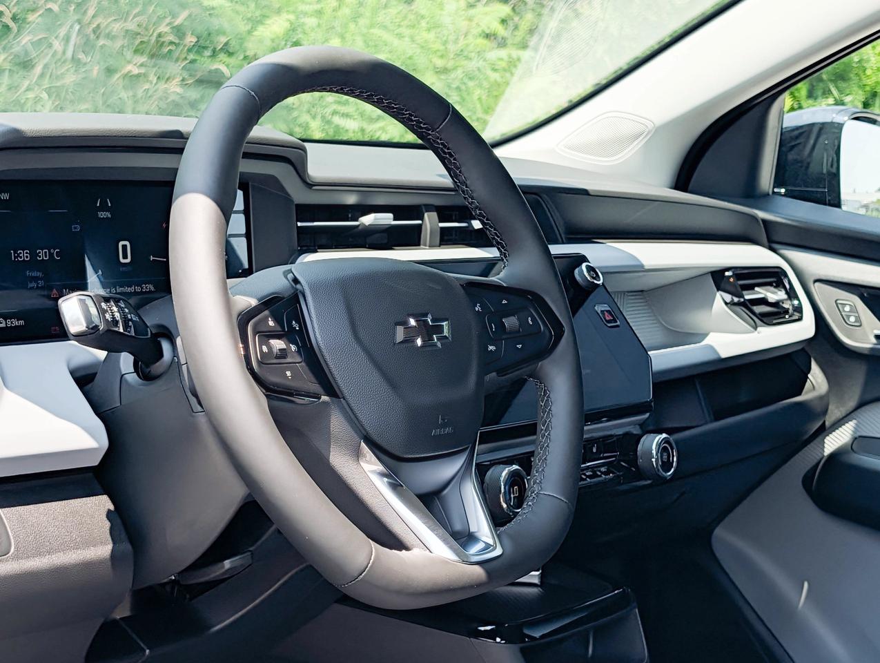 2027 Chevrolet Bolt LT Photo